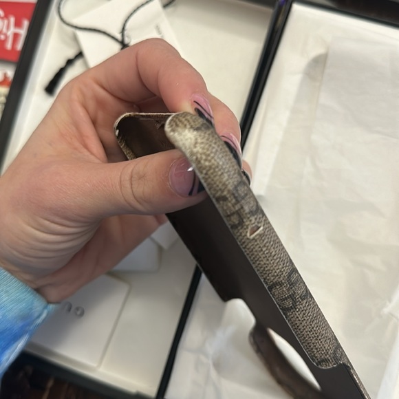 Gucci phone case with Bee - Picture 4 of 9